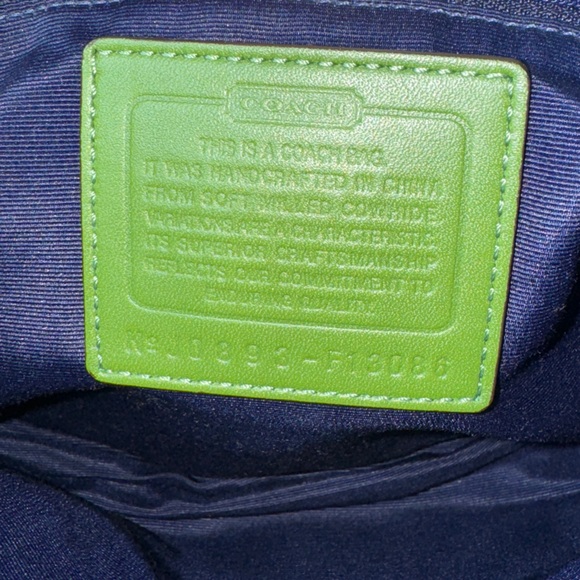 COACH Hampton Hobo 2008 - Picture 2 of 13